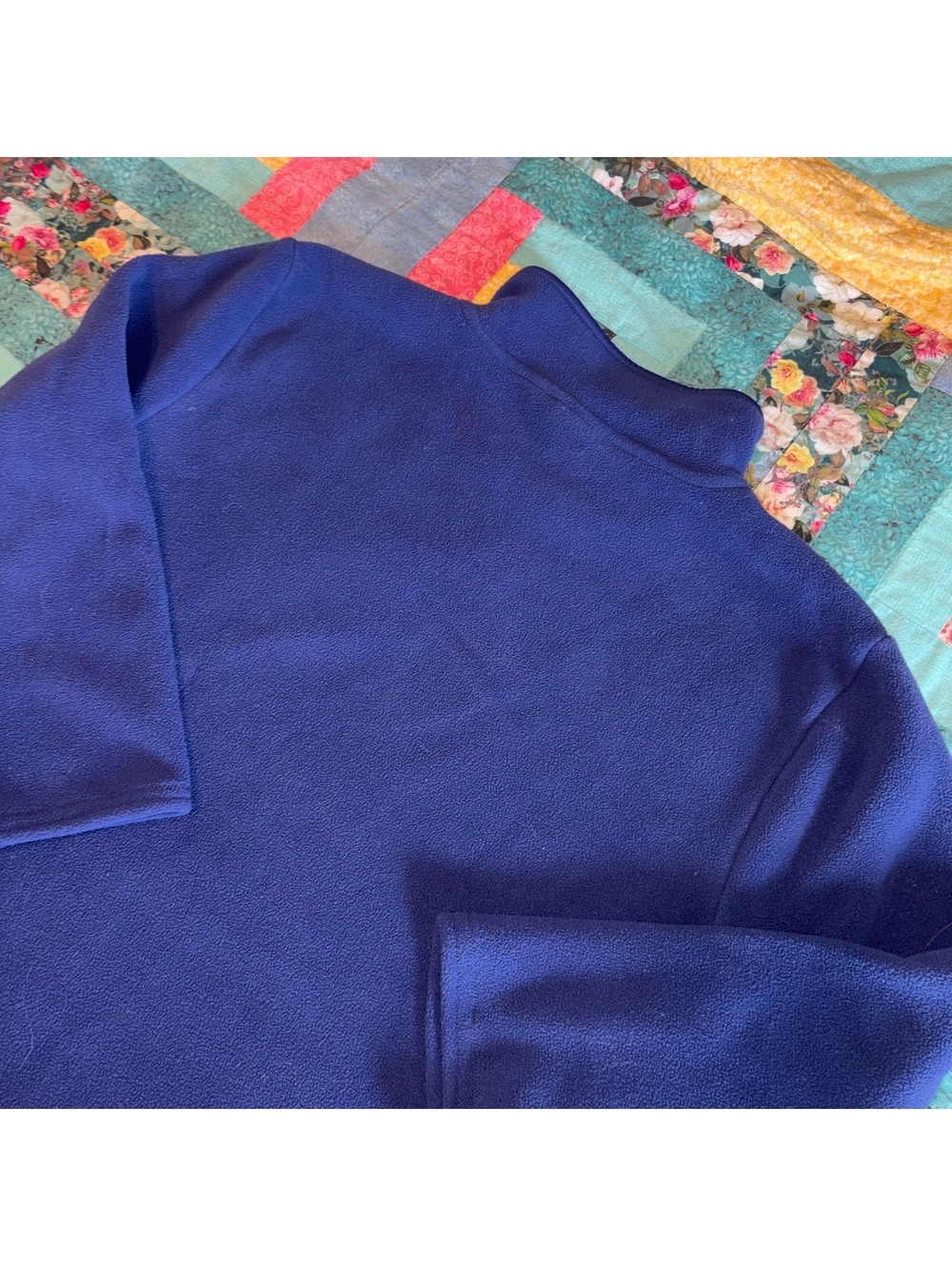 Disney Store Minnie Mouse Woman’s L Navy Blue Fleece Pullover Sweatshirt - Picture 4 of 8